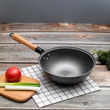 小型炒菜鍋小號迷你鐵鍋生鐵鑄鐵無涂層老式寶寶輔食油炸華士邦24