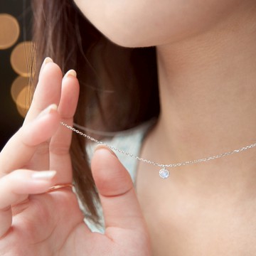 【Isha Jewelry】藍暈月光石小圓片純銀項鍊 | 天然石。輕珠寶。鎖骨鍊。氣質百搭