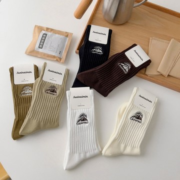 ［FJ select］日系 刺繡 山脈 中筒襪 女襪 襪子 長襪 穿搭襪