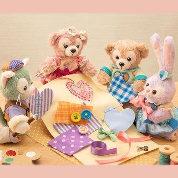 日本東京迪士尼2019情人節35週年達菲熊Duffy雪莉玫史黛拉兔兔畫家貓站姿珠鍊吊飾－絕版現貨