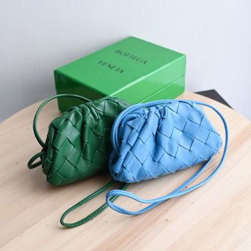 BOTTEGA VENETA 寶緹嘉 Mini Pouch 編織迷你頸掛式雲朵包/小廢包(兩色可選)