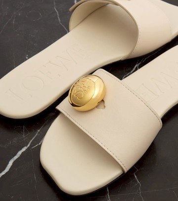 Loewe Pebble leather slides