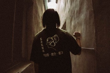 玉昇美容院 軍綠 寬版 落肩 短袖 T恤 OG Logo Tee