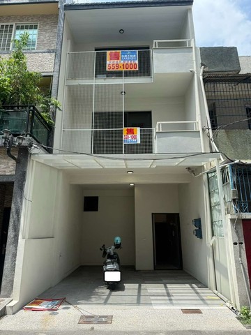 生態園區自由黃昏市場翻新車庫透天｜高雄市左營區曾子路