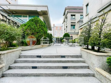 西屯中科邊間社區型【宇恆尊爵園邸】電梯雙車豪墅｜台中市西屯區福雅路