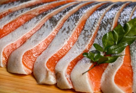 鮭問屋「熟成塩紅鮭・塩銀鮭」切身食べ比べ〈約1.9Kg〉