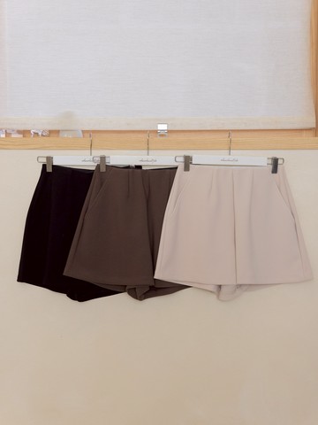 簡約顯瘦彈性A字短褲