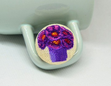 帶花的繡花戒指 是送給女人的最佳禮物 帶十字繡的圓形紫羅蘭戒