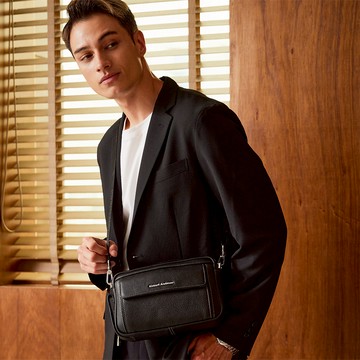 【金安德森】STORY  2WAY前袋掀蓋斜背包(中)-黑色