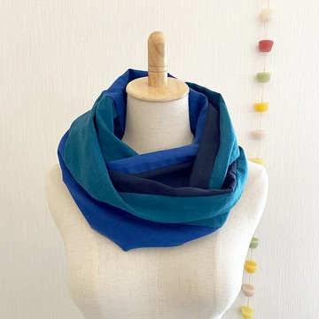 美麗的顏色，大海，天空，藍，日本製造的優質紗布拼湊而成 Snud 3 色混合藍孔雀