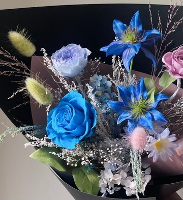 日系鐵線蓮花束。情人節永生花 / 生日紀念日升遷教師節 表演獻花