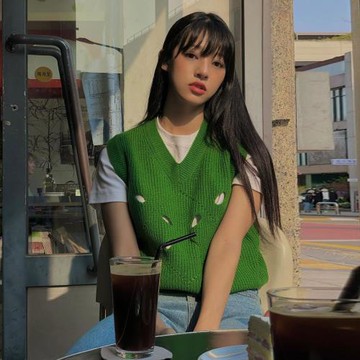 韓系破洞針織馬甲女2024早秋新款疊穿減齡寬松外搭學院風毛衣背心