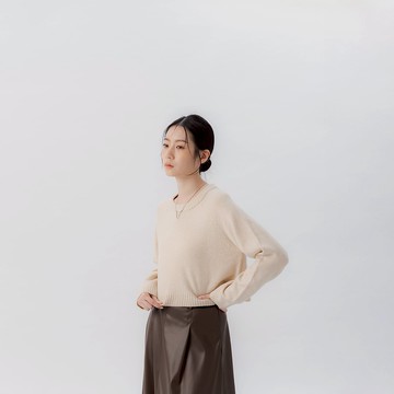 QUEENSHOP_F 女裝 長袖 質感花紗設計短版針織毛衣-杏 現+預 【01099301】