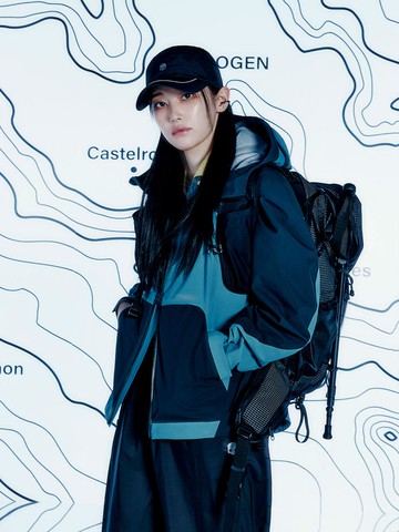 3-Layer Color Block Mountain Waterproof Jacket [Green Purple]