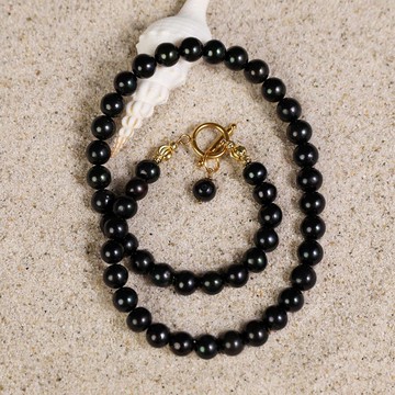 8–9mm 天然黑色淡水珍珠項鍊 金色OT扣