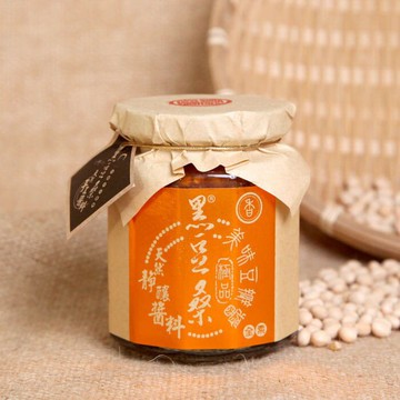 黑豆桑 醇釀極品香豆瓣醬300g 採用純正黃豆粒與新鮮紅辣椒加上極品金豆醬油的原汁釀造而成