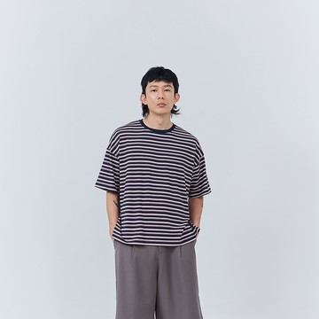 QUEENSHOP_S 男裝 短袖 配色條紋寬版短袖上衣-深藍M/L/XL 現+預 【01190326】