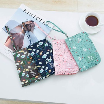 E.City_韓版多功能圖案手機證件護照包