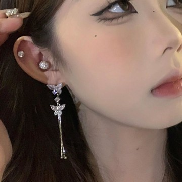 女生耳環長款耳墜輕奢閃鑽蝴蝶流蘇耳環2026新款小衆設計高級氣質耳飾1499耳釘 耳骨釘 耳環 銀針 甜美 氣質 可愛