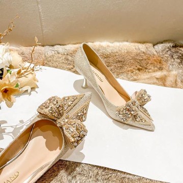 銀色高跟鞋女水鉆蝴蝶結細跟2025新款伴娘香檳色婚鞋秀禾婚紗兩穿