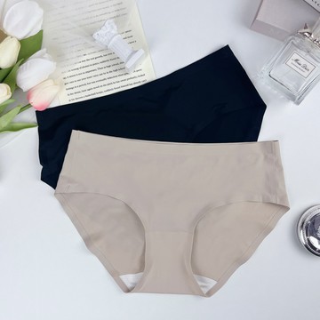內褲_優雅吉兒-彈力包臀蠶絲無痕三角褲(2色S-4XL)