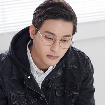 FROMEYES 高折射率濾藍光×時尚多邊形金屬鏡框眼鏡