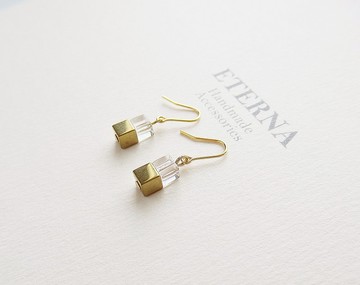 水晶和赤鐵礦立方體切割耳针，耳夾