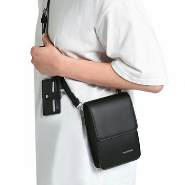 ADDEDIT 餘燼迷你斜背包  黑色  斜背包(14 x 20 x 4 公分)、卡夾(10.5 x 8.5 公分)