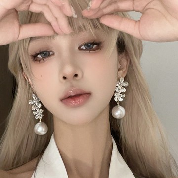 免運👑無耳洞可戴氣質誇張鑲花朵耳環女法式輕奢優雅高級感珍珠耳墜小衆耳飾耳夾抗敏耳環 耳飾 耳夾 耳針 耳釘 飾品 銀飾