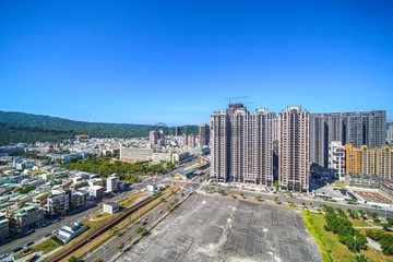 南北帝王居高臨下俯看美術館全新未住毛胚3平車｜高雄市鼓山區龍水二路