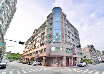 《巨蛋、自由商圈｜微笑公園｜3房車位》｜高雄市左營區重偉街