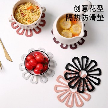 📣爆款推薦📣防燙隔熱墊軟膠餐墊耐熱墊防滑墊菜盤墊居家防燙墊隔熱水杯墊餐墊 AE5L