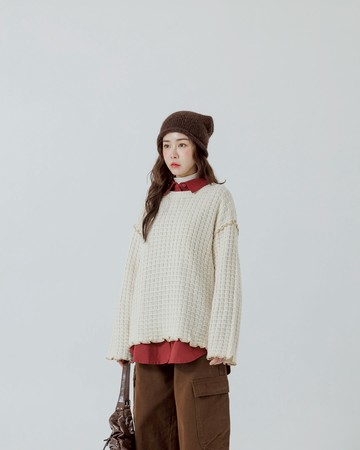 格紋配色木耳邊針織上衣-杏