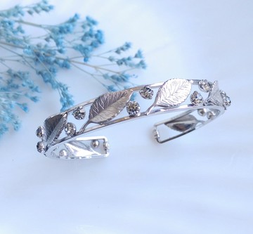 Vintage Jewelry 西洋古董飾品 Krementz 銀葉果實手環 無原廠盒