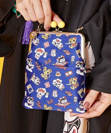 【熱門預購】藝術家中村杏子聯名斜背口金包 手機包(2色)7JMP5110