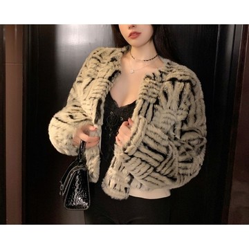 （時尚單品上裝）🖤小香風加厚毛絨高級感小眾設計覆古法式保暖短款棉衣服🖤