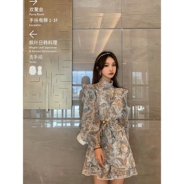 juicecola 春季新款宮廷風高級設計感碎花長袖高腰顯瘦系帶連體褲