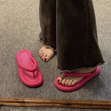 臺灣現/🎀涼拖鞋 拖鞋 拖鞋女外穿人字拖女夏2024新款海邊沙灘浴室洗澡防滑夾腳家居室內涼拖鞋