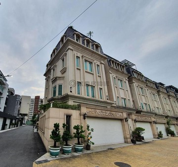 岡山秀泰影城 大地坪邊間雙車豪墅｜高雄市岡山區岡山路