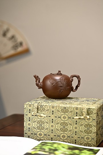 松鼠葡萄 全手工 正高工許學芳作品 容量350cc一廠紫泥子孫滿堂