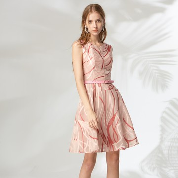 CLL巧玲瓏  燒花工藝桃心領洋裝(不含腰帶) 9885142