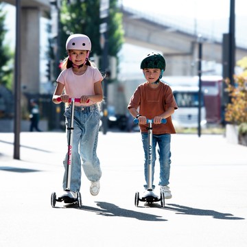 Micro 瑞士 Maxi Deluxe Flux LED輪 透明踏板兒童滑板車 多款可選