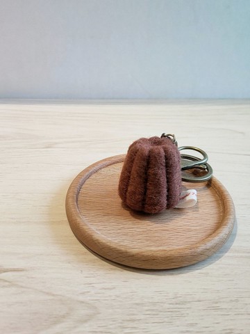 【手作羊毛氈】法式可麗露甜點吊飾