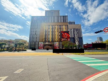 R13富邦BOT義享天地★陽台進出大3房平移車位｜高雄市左營區富國路