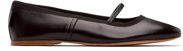 A. P.C. 黑色 Swan 芭蕾鞋