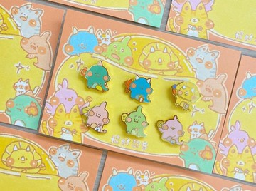 狗狗夾星 / 原創金屬徽章 / 招財恐龍