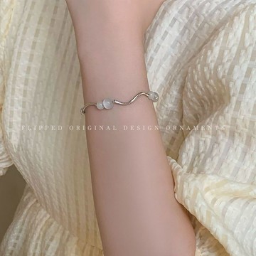免運🔮鈦鋼手鍊ins超仙小衆設計女閨蜜學生氣質冷淡風高級手飾簡約百搭 情侶 手鍊 手鏈 手環 女生手鍊 手鍊 首飾 飾