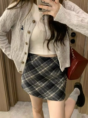 大尺碼針織開衫外套女 灰色新款韓系粗麻花刺繡針織開衫女2024秋冬季學院風短款外套上衣