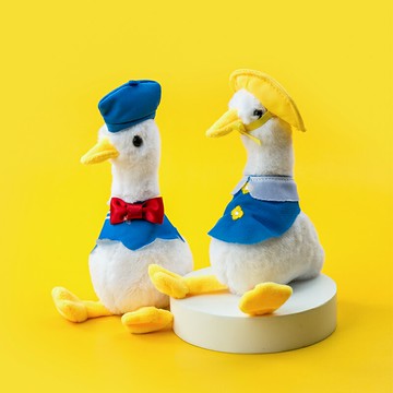 輕松鴨可愛卡通毛絨公仔鑰匙扣掛件創意網紅包掛飾男女汽車鏈圈環