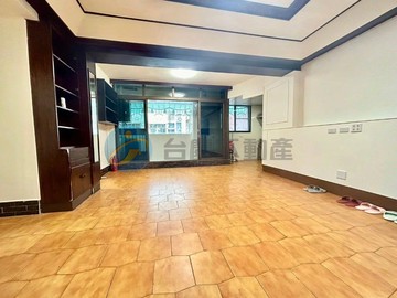 鹽埕近駁二藝術特區電梯公寓4樓｜高雄市鹽埕區大有街